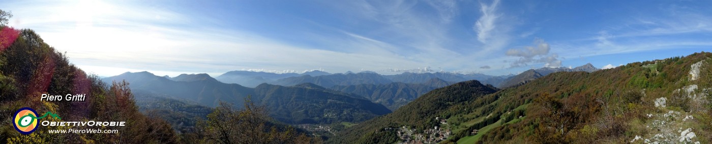 30 Sulla cresta di vetta della Cornagera con vista in Poieto, Alben e Val Serina .jpg
